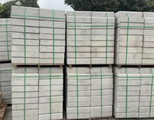 路緣石（立道牙、平道牙）